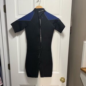 Henderson juniors back zip shorty divewear